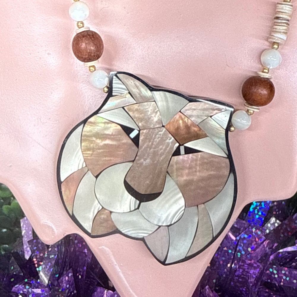 Lee Sands vintage mother of pearl lion pendant necklace